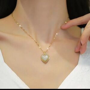 Gold Heart Pendant Necklace – Elegant Rhinestone Heart Charm